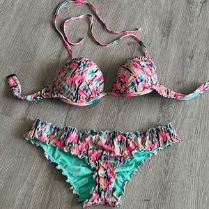 Shade and Shore swimsuit set. Used condition